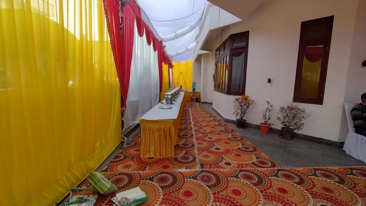 Mauji'S Villa Hotel & Guest House Prayagraj Bagian luar foto
