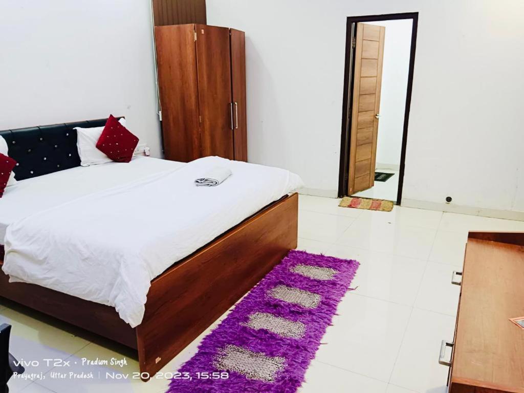 Mauji'S Villa Hotel & Guest House Prayagraj Bagian luar foto