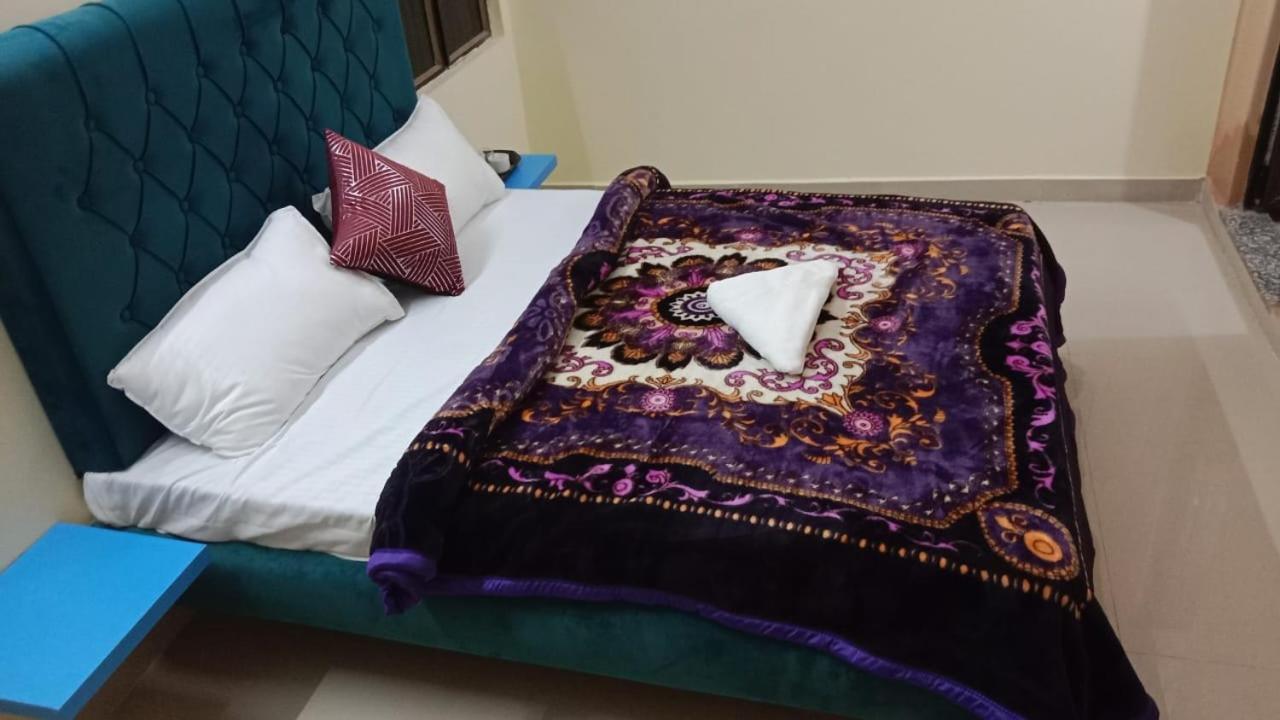 Mauji'S Villa Hotel & Guest House Prayagraj Bagian luar foto